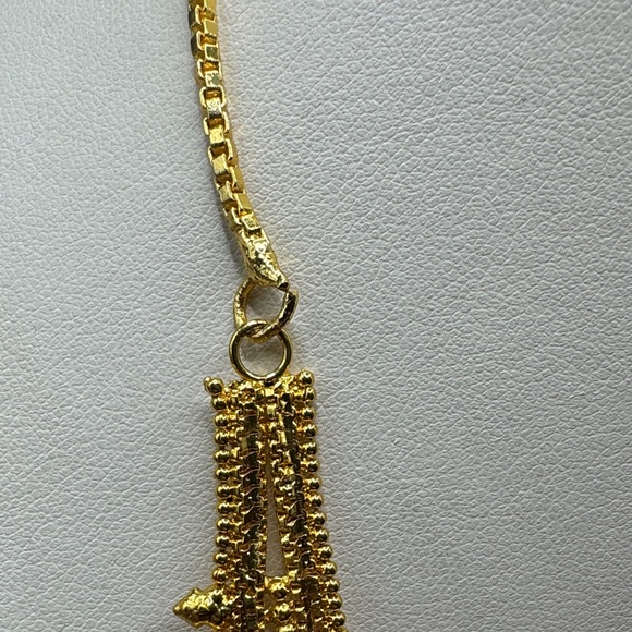 Bollywood Indian Gold Tone Necklace and Earring Set - Picture 3 of 6